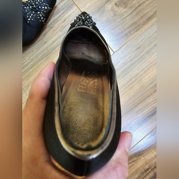 Salvatore Ferragamo satin heels with crystals - Picture 13 of 15